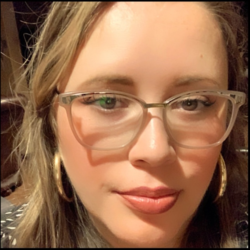 Meet your Posher, Sandy